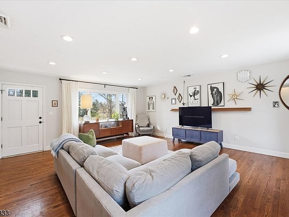 5th image of 666 Park Rd