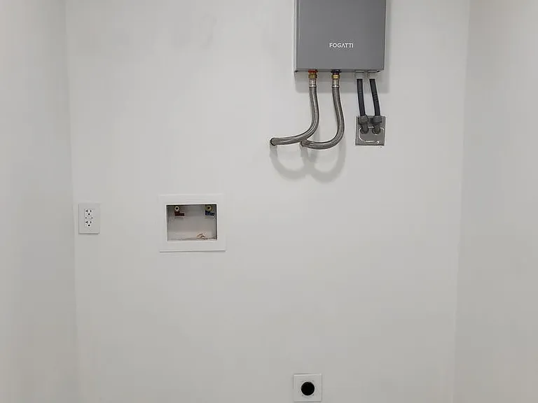 703 Ash St — Photo 3