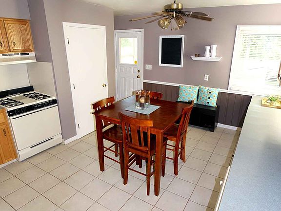 Kitchen / Tile Floors