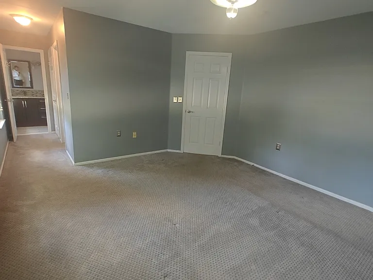 48 Nature Blvd — Photo 18