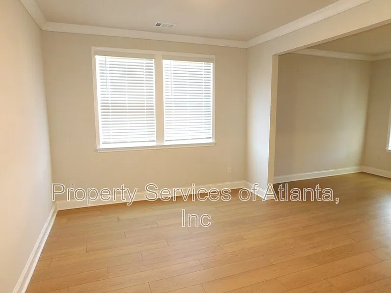 930 Elderberry Ct — Photo 5