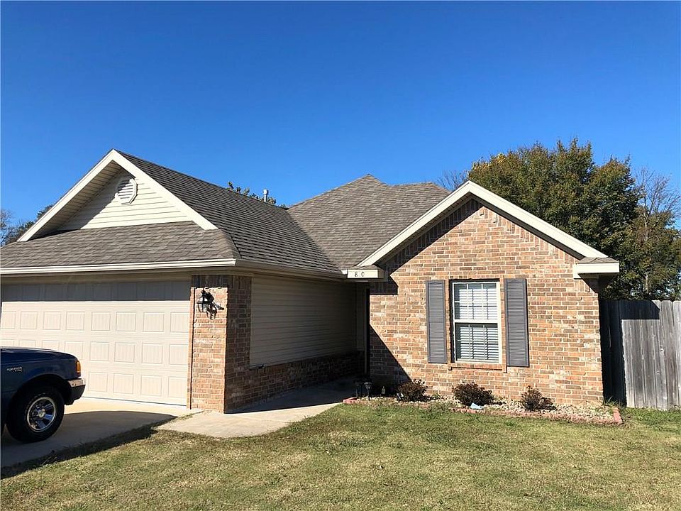 1st image of 820 Carroll Dr