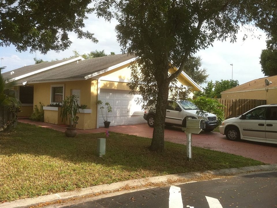 1st image of 5612 SW 97th Ter