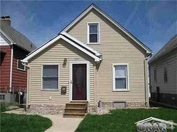 1049 Lincoln St, Wyandotte, MI 48192
