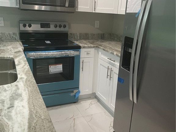 5th image of 2805/2807 Gilbert Ave S