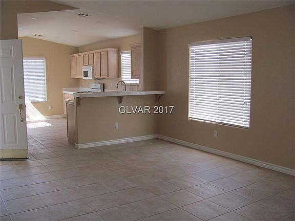 3rd image of 1574 Dusty Canyon St