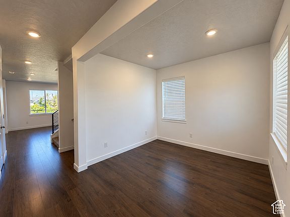 5th image of 7405 N Evans Ranch Dr