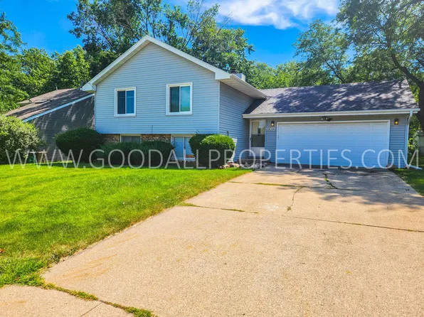 9312 Monroe Ct, Urbandale, IA 50322