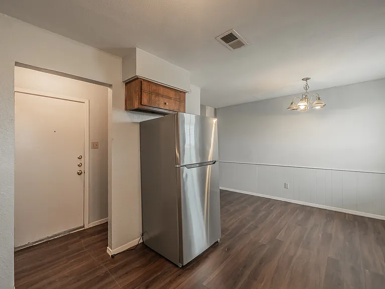 422 Signal Hill Ct N — Photo 6