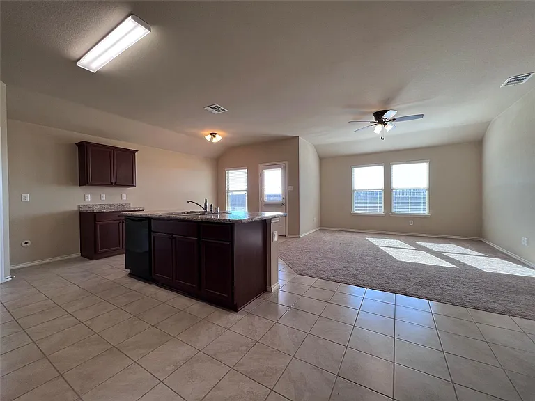 319 Plum Dr — Photo 8