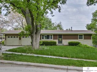 9614 Maple Dr, Omaha, NE 68134