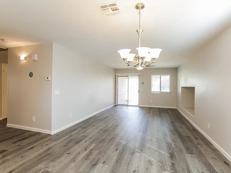 1074 E Silversmith Trl — Photo 6
