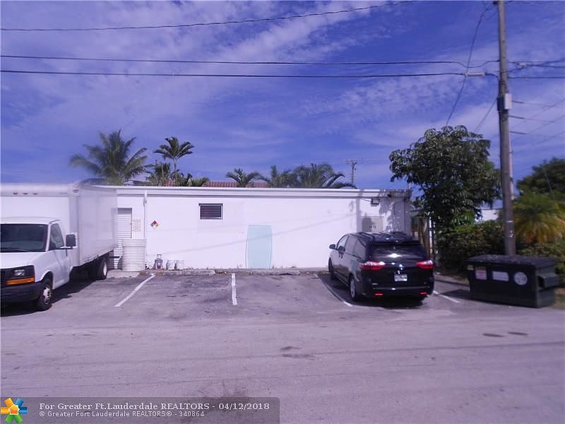 1st image of 4410 NE 5th Ter