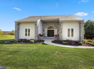 4239 Glenville Rd, Glen Rock, PA 17327