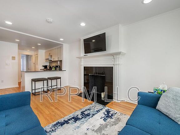 2nd image of 146 Sussex St APT 1