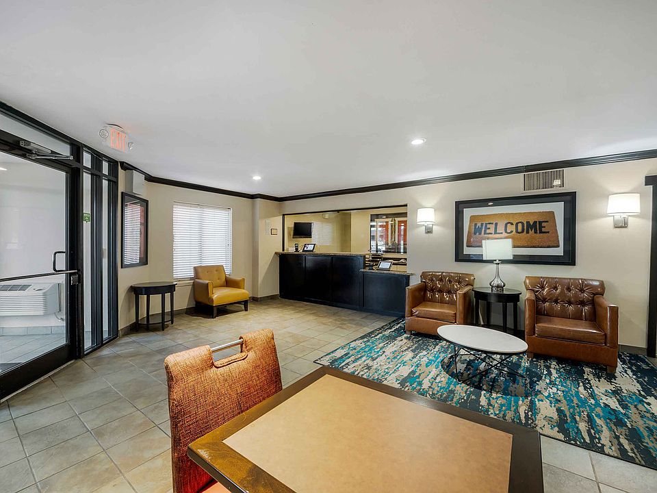 Lobby and Guest Check-in