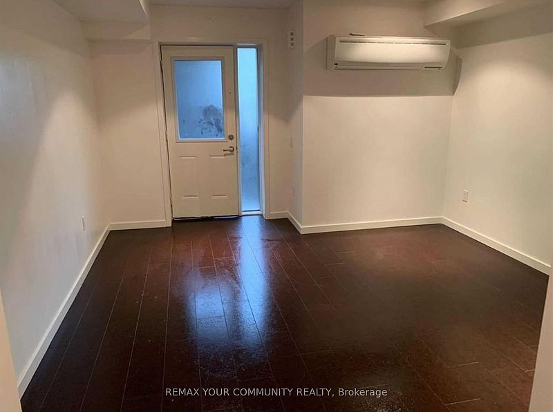 Toronto Townhouse for rent - 1 Bedroom — photo 2