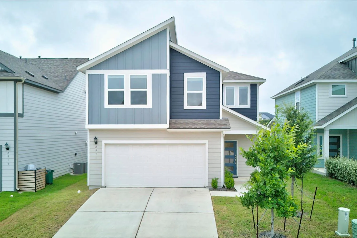 4 bed, 2.5 bath, 2081 sqft, $2,300 — Photo 1