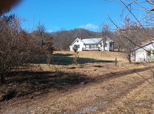 7133 Friars Hill Rd, Renick, WV 24966