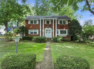 16 Country Ridge Cir, Rye Brook, NY 10573