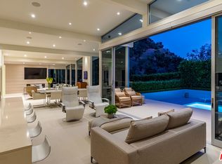 10555 Vestone Way, Los Angeles, CA 90077