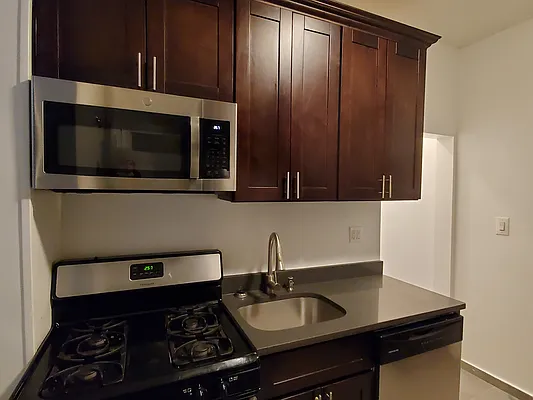 Rented by Compass | media 11