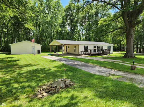 172 E State Road 48, Shelburn, IN 47879