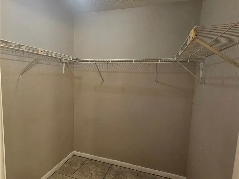 1101 SW 48th Ter — Photo 10