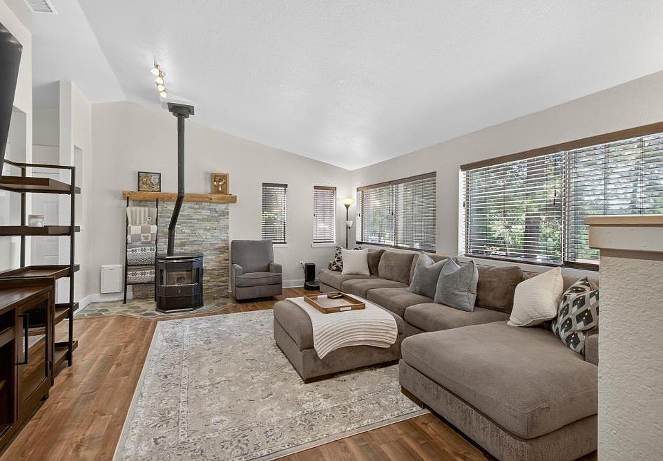 1st image of 5621 Daisy Cir