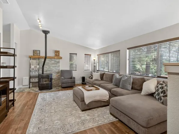 5621 Daisy Cir, Pollock Pines, CA 95726