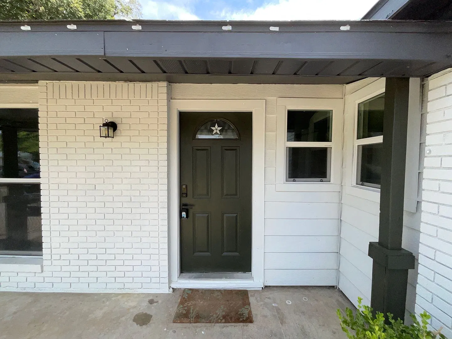Beautiful Home In the Heart Of Copperas Cove — Photo 1