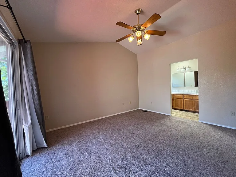 1905 Kinvarra Way — Photo 15