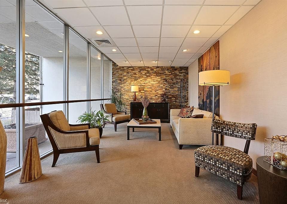 2nd image of 2 Adams St APT 1504