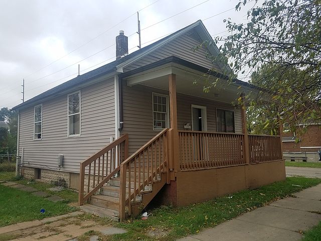2nd image of 142 W Chestnut St