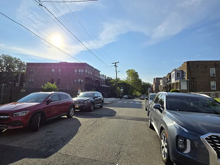 29 Clinton Ave #2 — Photo 14