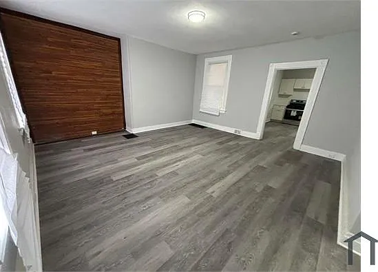 915 Mina St — Photo 12