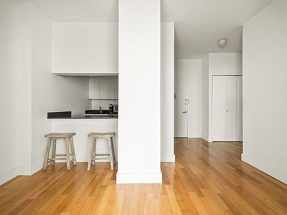3rd image of 99 John St APT 1907