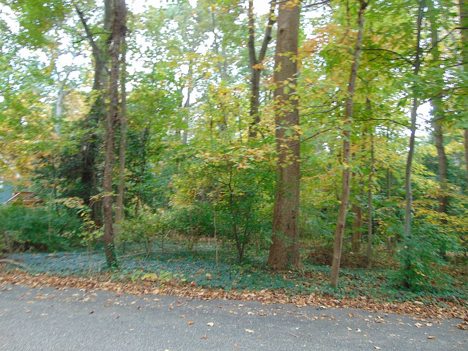 2nd image of 608 Simms Landing Rd