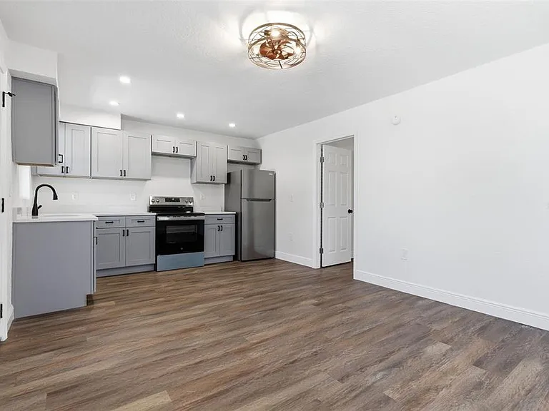 113 145th Ave E #2 — Photo 10