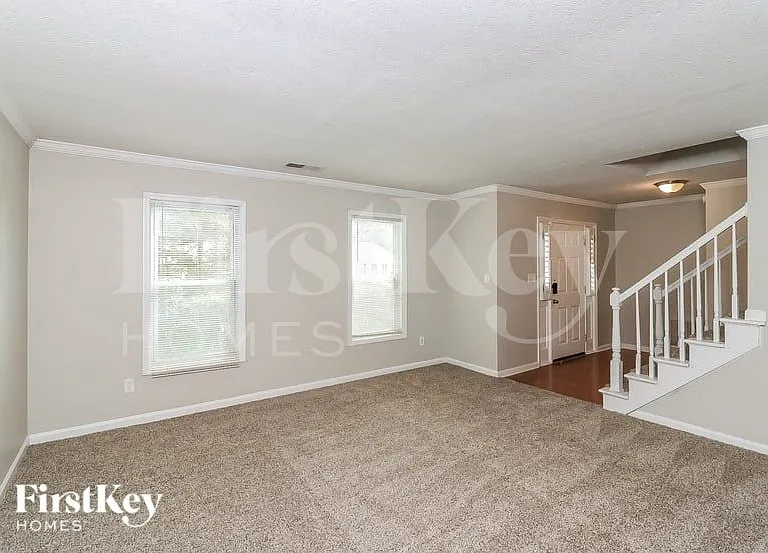 1827 Hickory Creek Ct NW — Photo 2