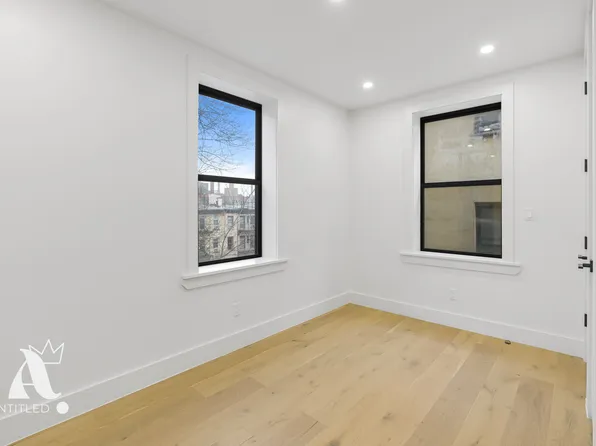 58 Avenue A image 8 of 11