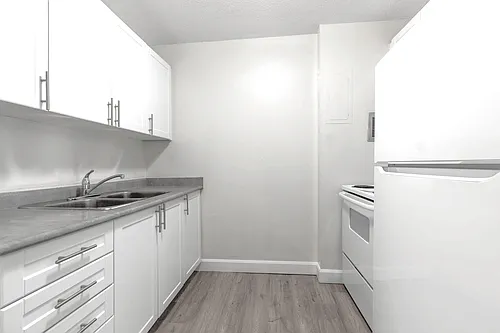 15 Snyder Ave N Photo 1