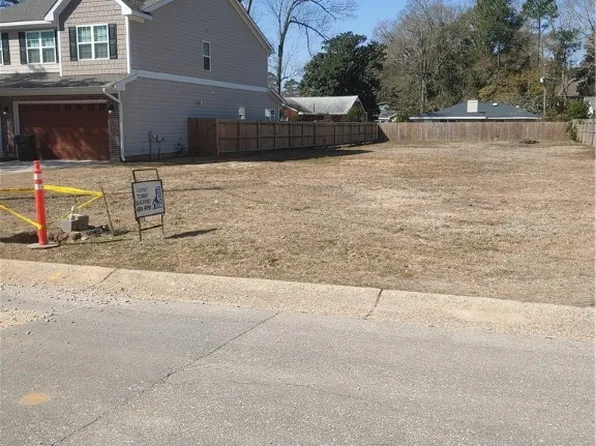 118 Ellington St, Fayetteville, NC 28305