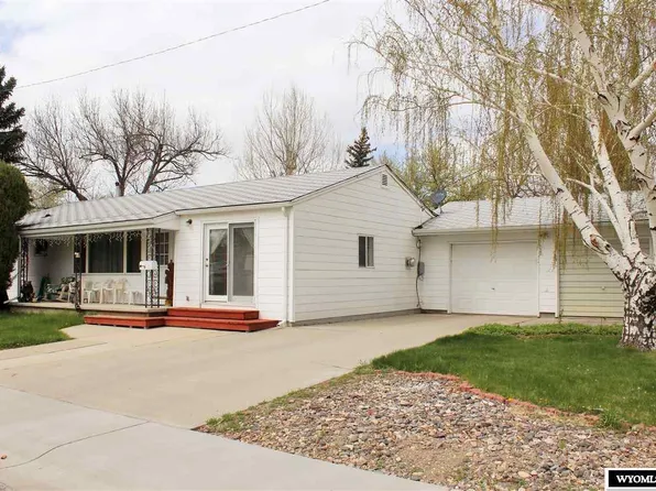 1212 Johnson Ave, Thermopolis, WY 82443