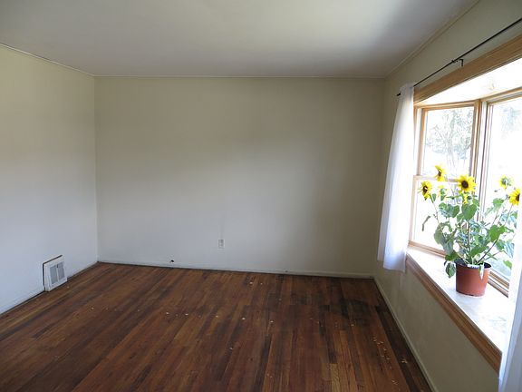 5th image of 80 Moeller St