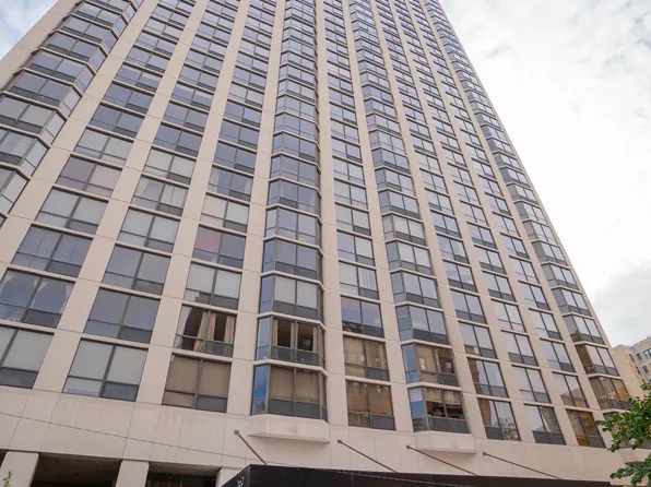 2650 N Lakeview Ave APT 2607, Chicago, IL 60614