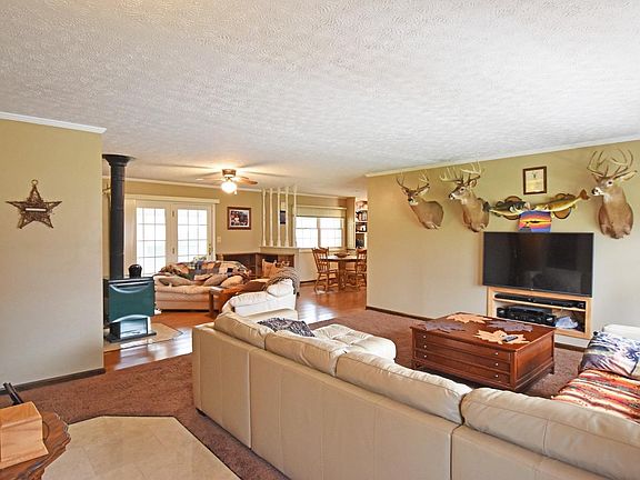 4th image of 412 Pleasant Dr