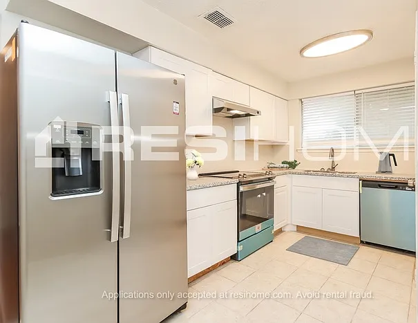 3 bed, 2.0 bath, 1701 sqft, $1,660 — Photo 3