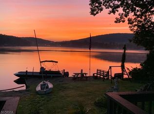 36 Strawberry Point Dr, Andover, NJ 07821