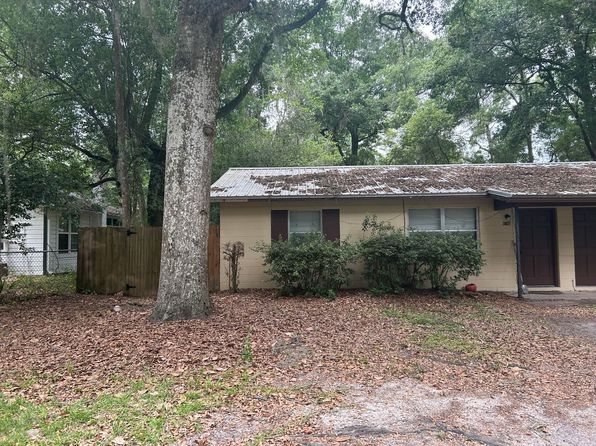 4146 NW 10th St